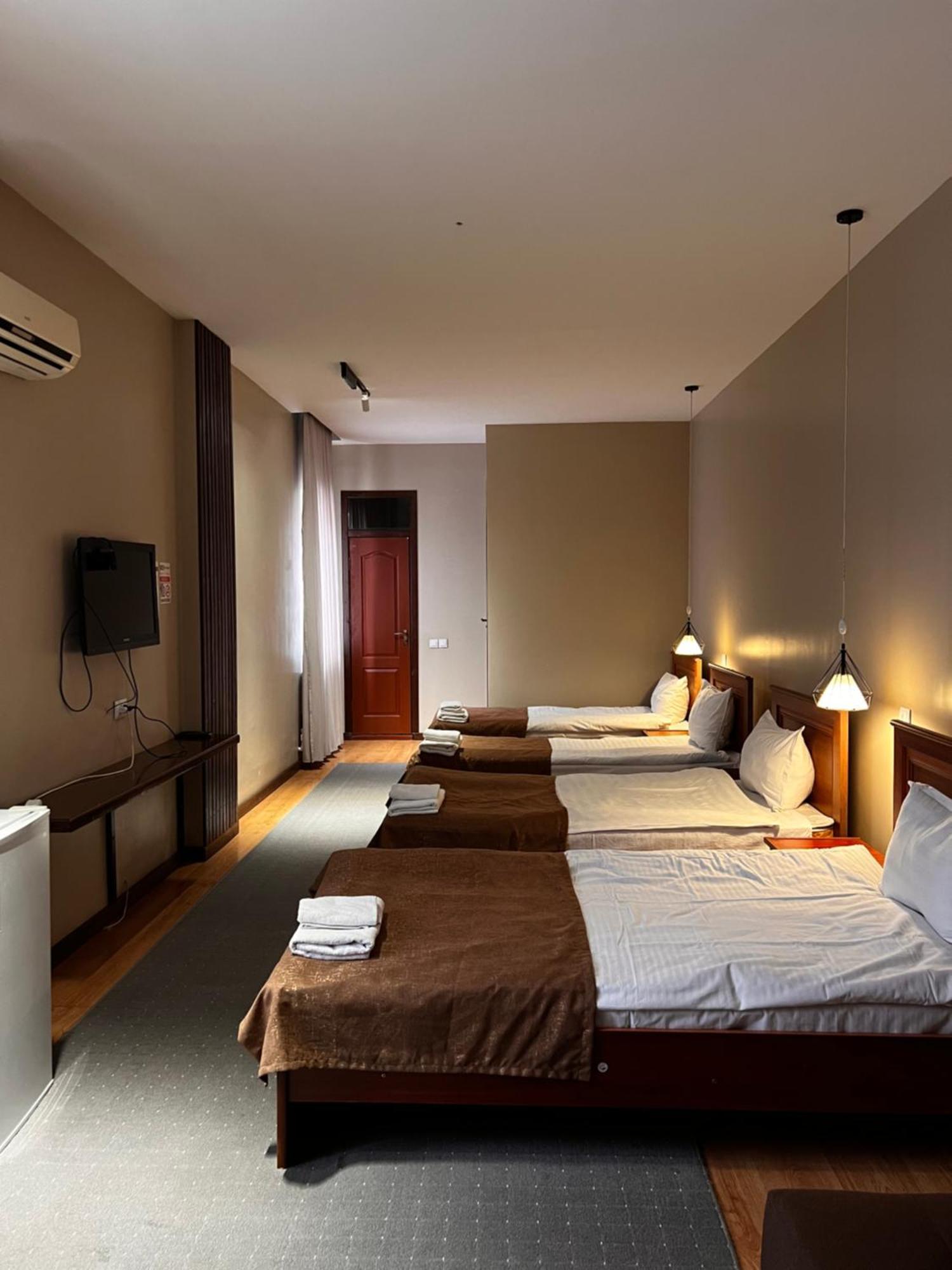 Salam Hotel Ош Екстер'єр фото