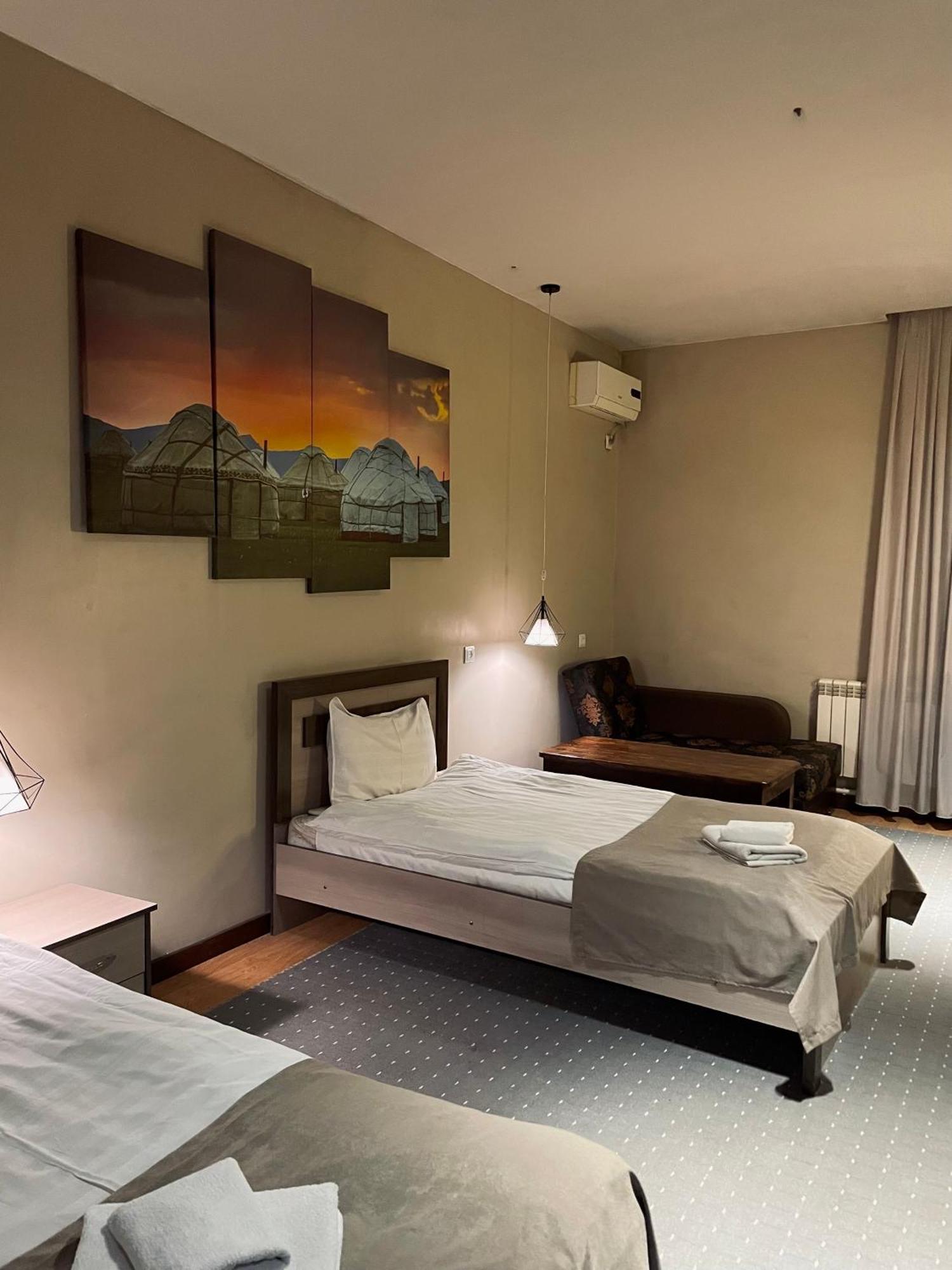 Salam Hotel Ош Екстер'єр фото
