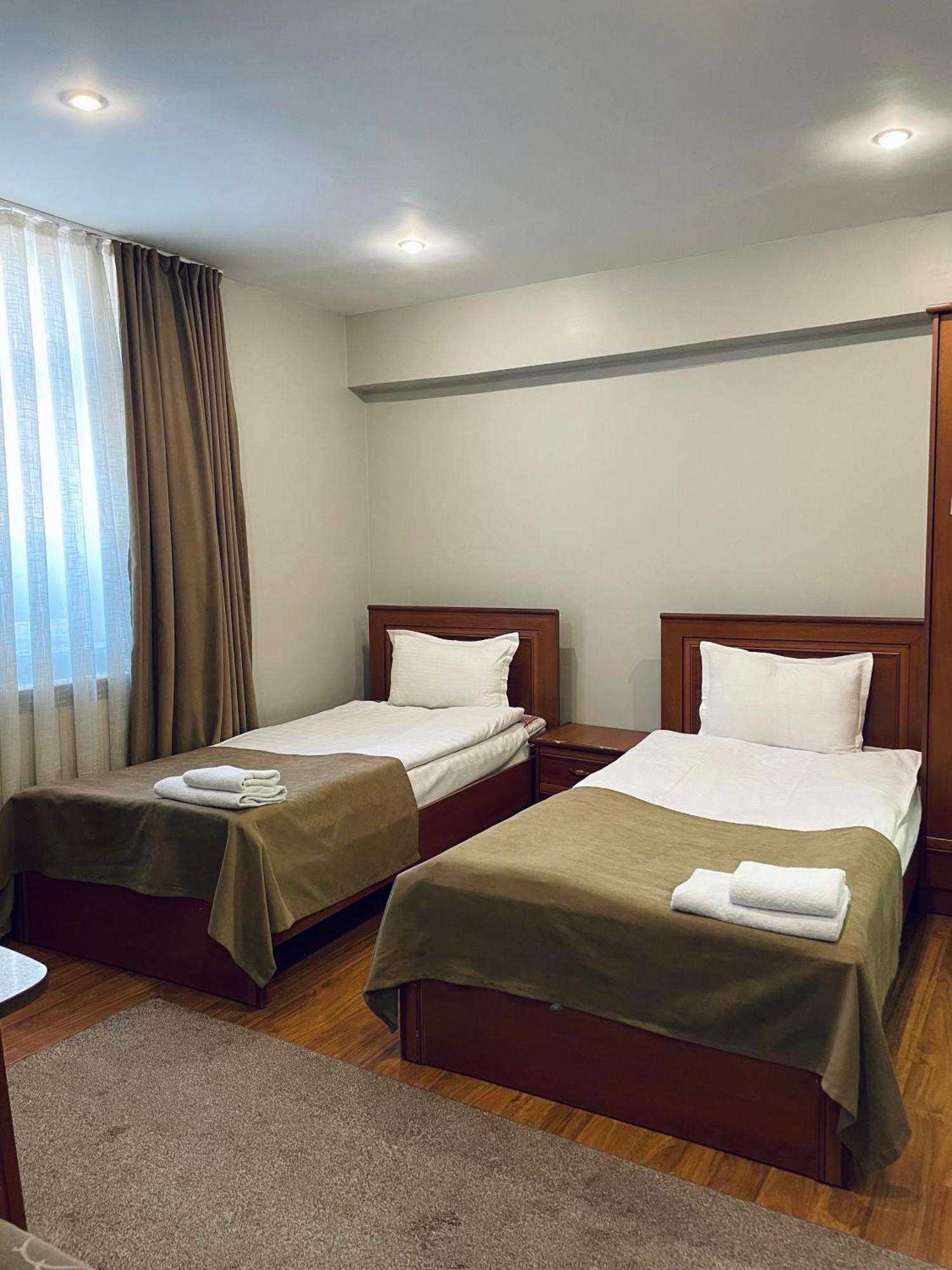 Salam Hotel Ош Екстер'єр фото