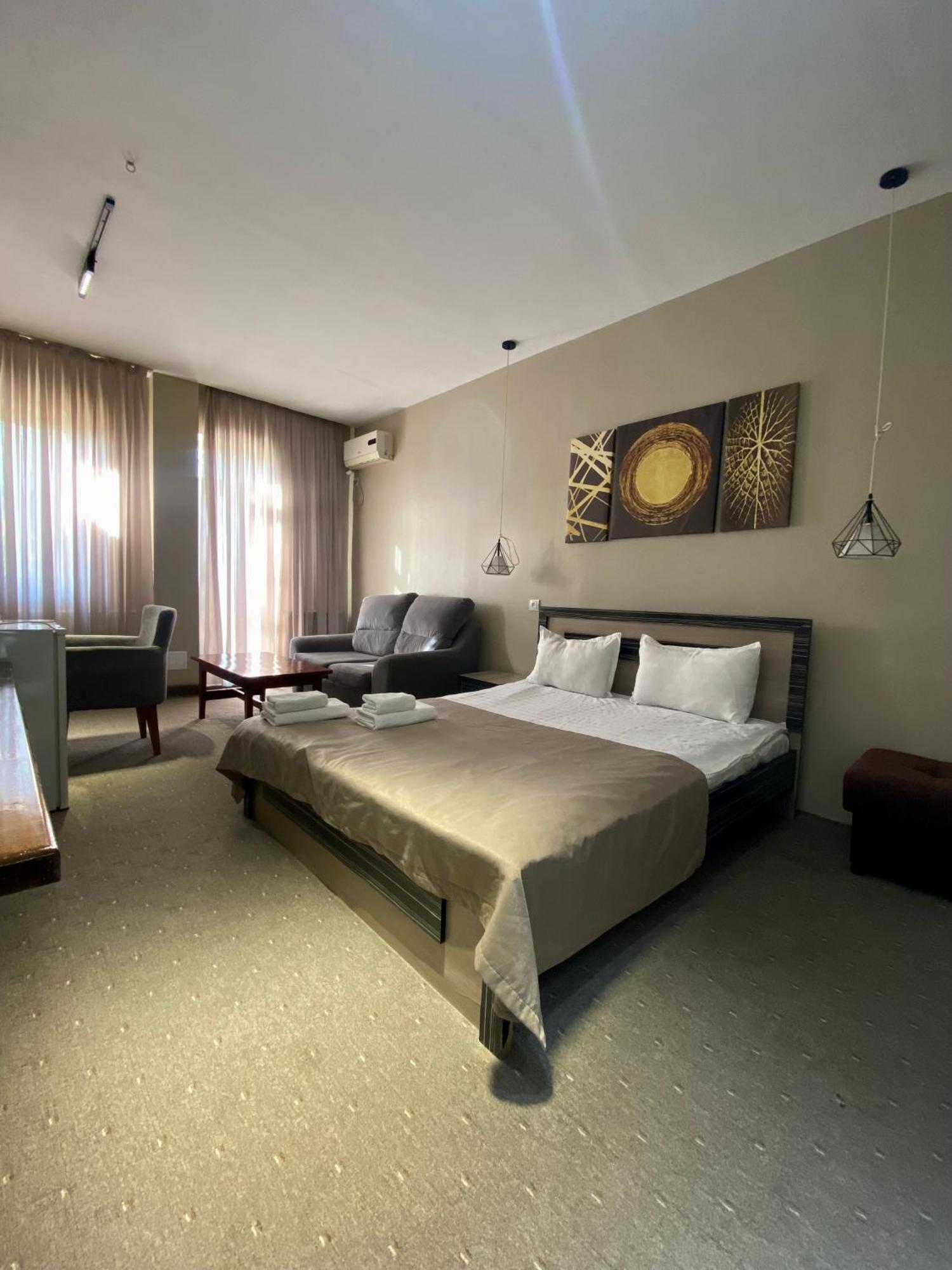 Salam Hotel Ош Екстер'єр фото